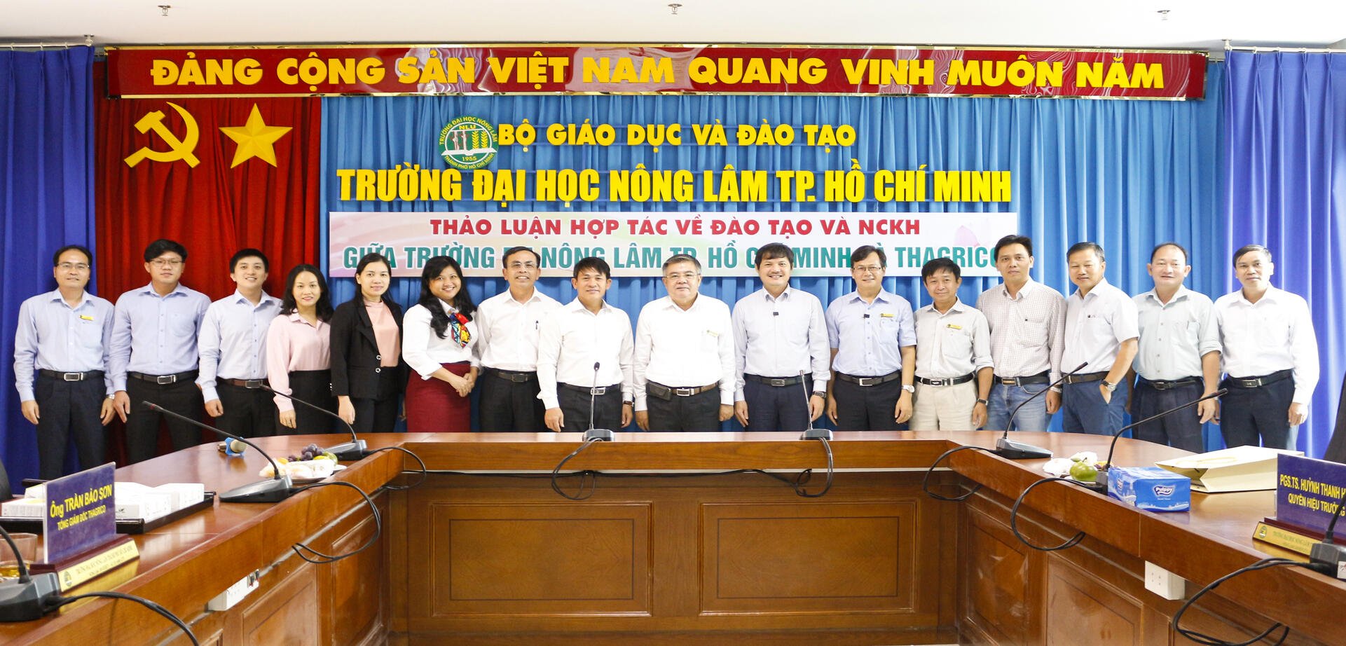 Cooperative discussion in training and scientific research between THACO AGRI and Nong Lam University