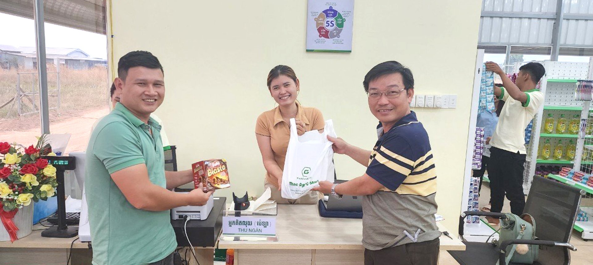 THACO AGRI opens convenience store at Snuol Complex