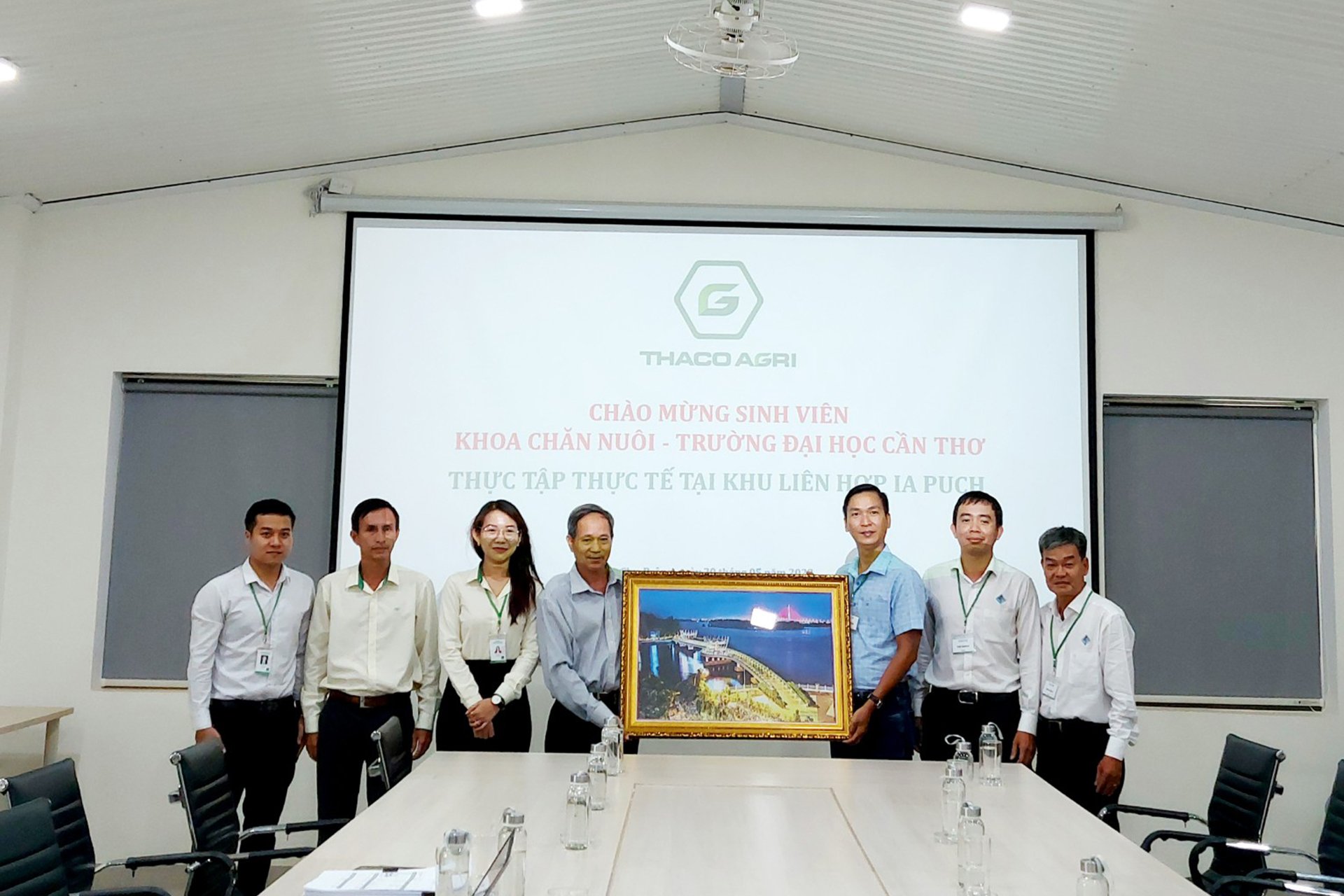 Ia Puch Complex welcomes interns from Can Tho University