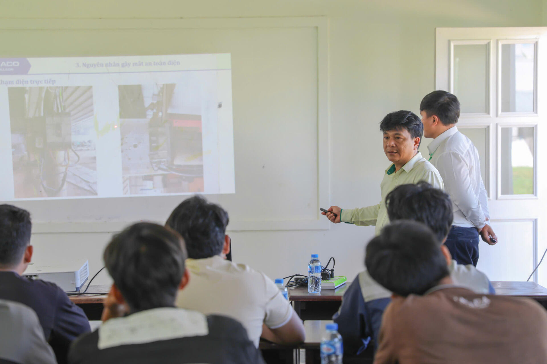 KLH HAGL AGRICO Lào tổ chức khóa đào tạo “An toàn trong vận hành, sửa chữa và bảo trì hệ thống điện”