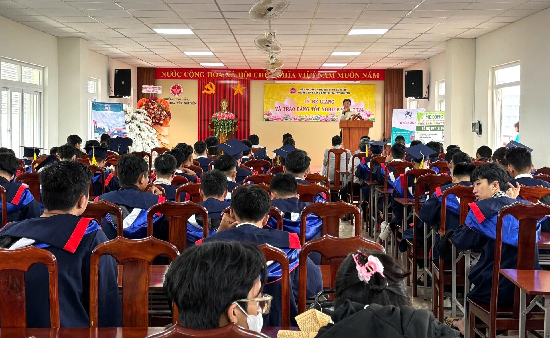 THACO AGRI tư vấn, hướng nghiệp cho sinh viên Trường Cao đẳng Bách khoa Tây Nguyên