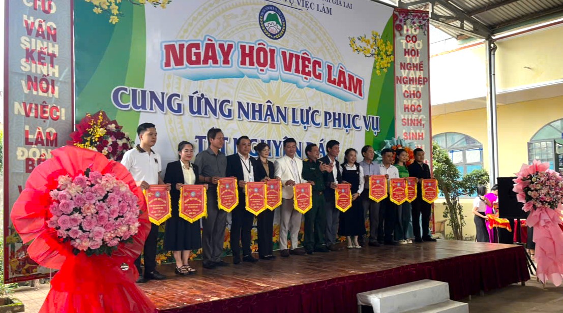THACO AGRI tham gia Ngày hội việc làm “Cung ứng nhân lực phục vụ Tết Nguyên đán”