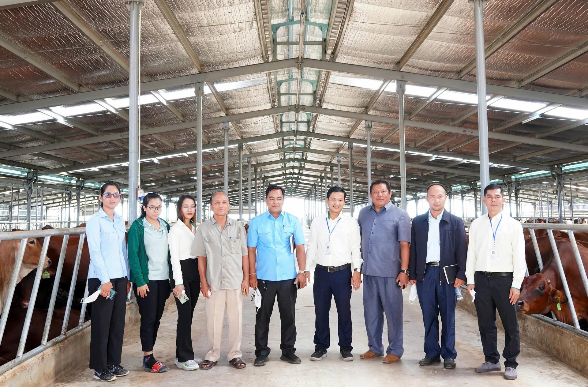Đoàn công tác Sở lao động và dạy nghề tỉnh Mondulkiri tham quan Khu liên hợp Snuol