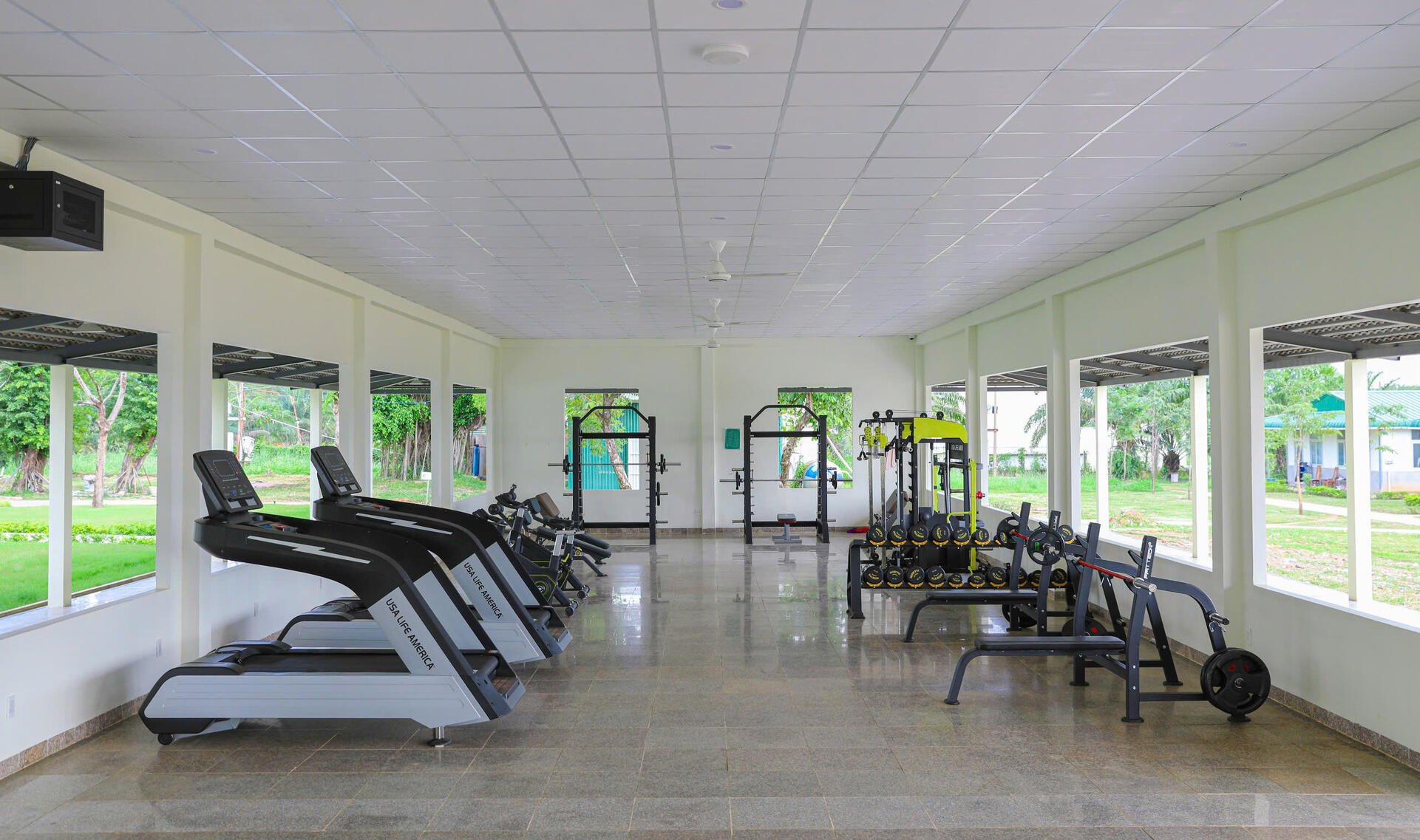 “THACO – Trao Yêu thương” mang đến dụng cụ luyện tập thể dục, thể thao cho CB.CNV tại các khu liên hợp