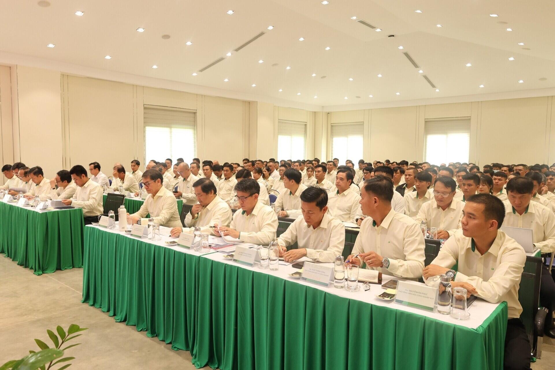 THACO AGRI announces business and management plans for 2024's second half at units