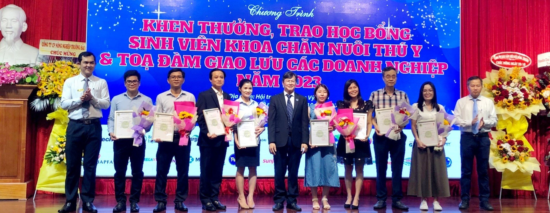 THACO AGRI grants 23 scholarships to university and college students