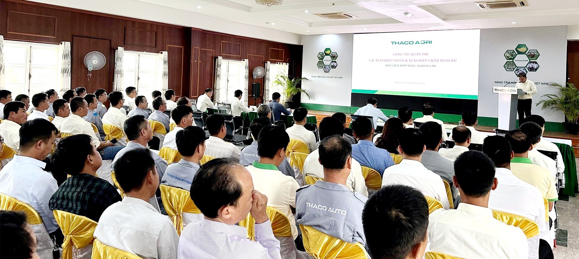 HAGL AGRICO Laos holds conference on management operations at banana and cattle farms
