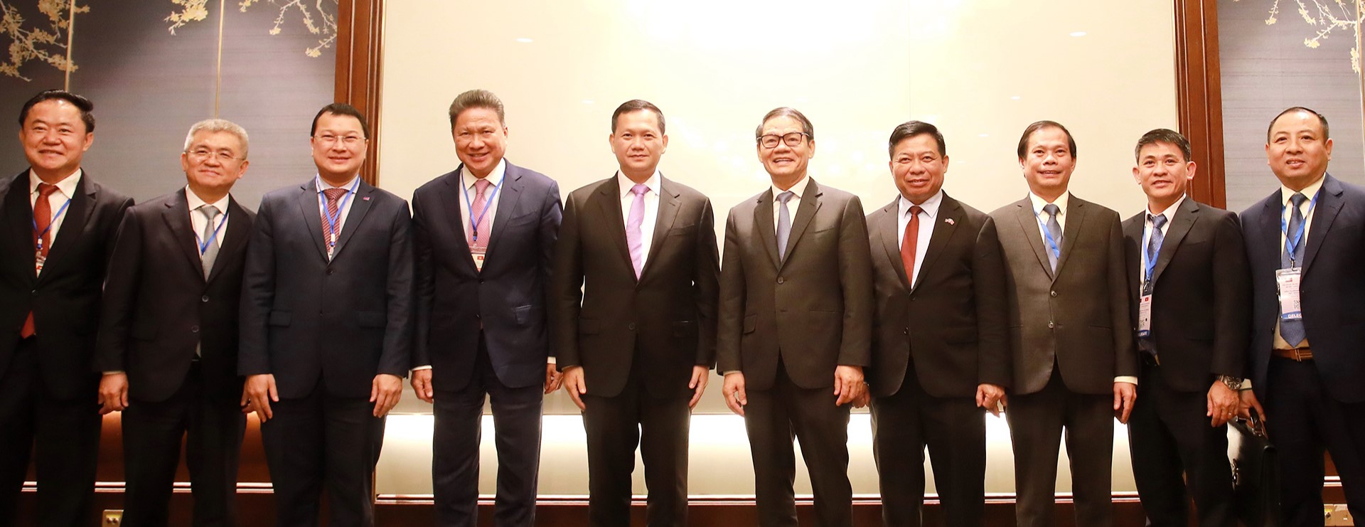 THACO Chairman meets with Cambodia's Prime Minister
