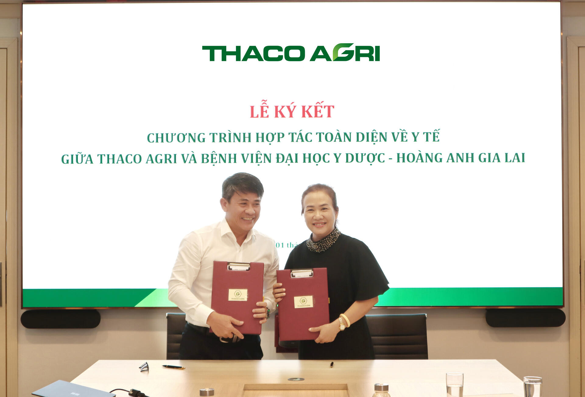 THACO AGRI and HAGL University of Medicine and Pharmacy Hospital sign medical cooperation program