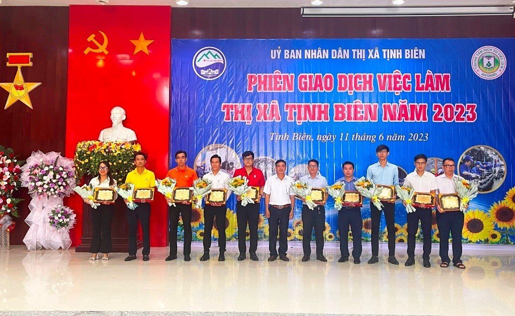 THACO AGRI joins job fair in An Giang Province